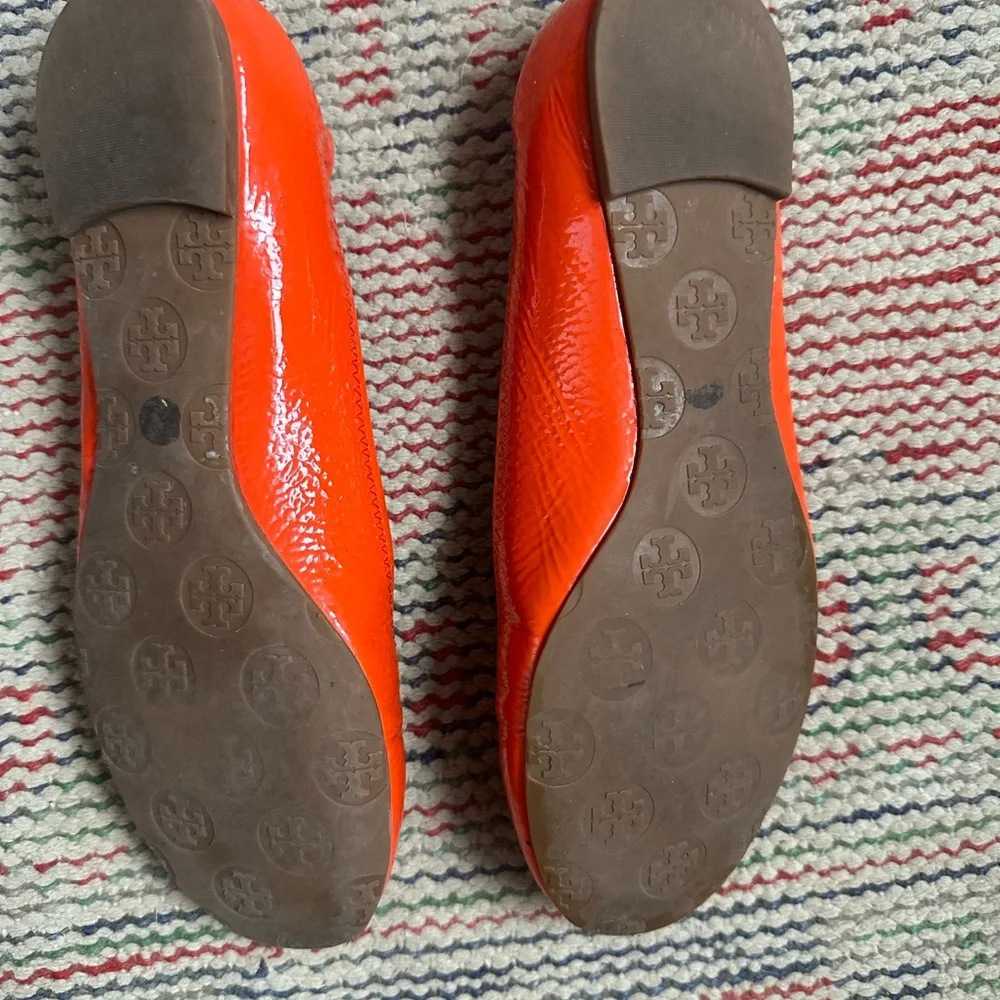 Tory Burch Reva Flats Orange Patent - Picture 6 of 6